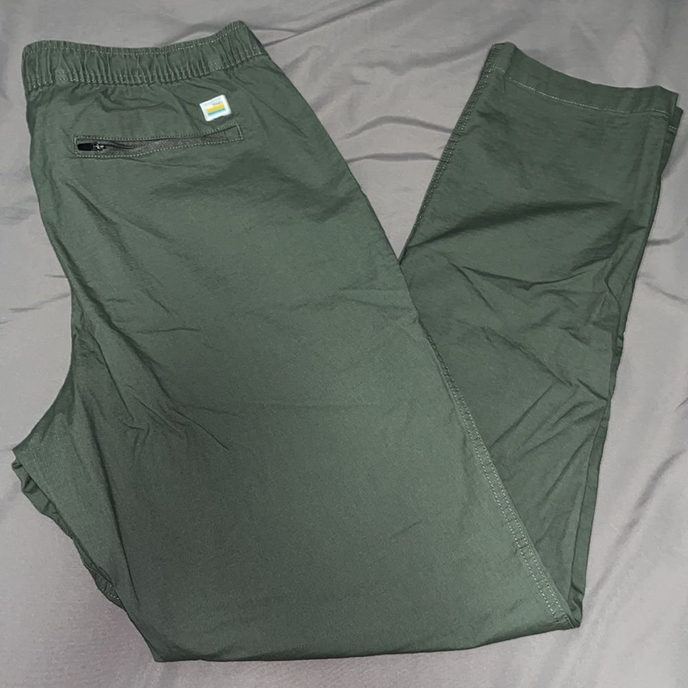 Vuori Women's Size XL Army Green Ripstop Pants pull on zippered